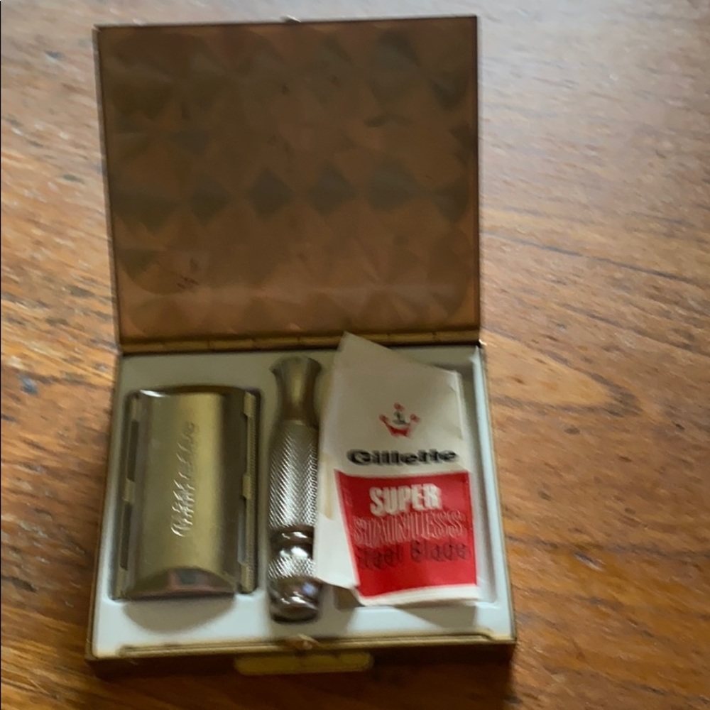 Gillette Silver Safety Razor Head - Silver - Picture 3 of 9